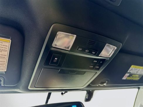 Used 2016 Toyota Tacoma Limited image 29