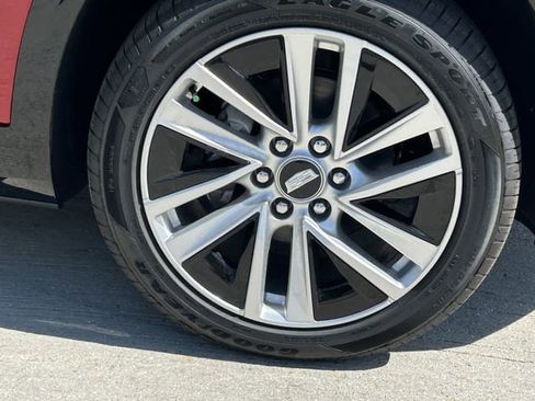 New 2026 Cadillac Vistiq Luxury image 2