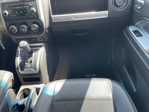 Used 2016 Jeep Compass Latitude FWD image 22