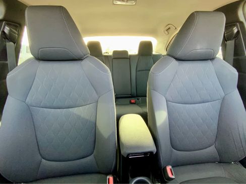 Used 2020 Toyota Corolla LE image 29