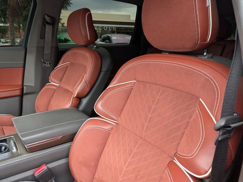 Used 2024 Lincoln Nautilus Black Label image 12