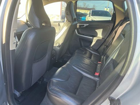 Used 2011 Volvo XC60 T6 image 10
