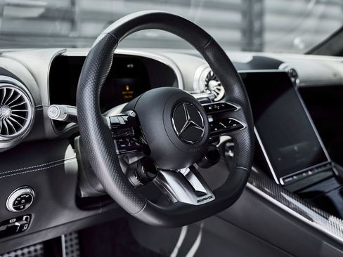 Used 2025 Mercedes-Benz AMG GT 63 image 38