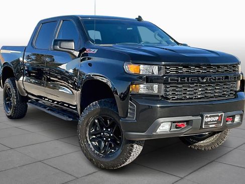 Used 2021 Chevrolet Silverado 1500 Custom Trail Boss w/ LPO, Dark Essentials Package image 2