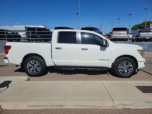 Used 2024 Nissan Titan SV w/ SV Convenience Package RWD image 8