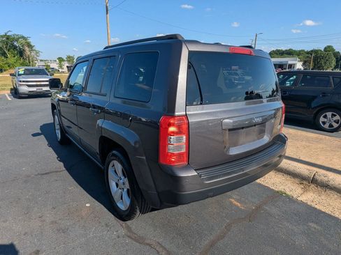 Used 2016 Jeep Patriot Latitude FWD image 5