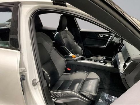 Certified 2024 Volvo S60 B5 Plus AWD/4WD image 9