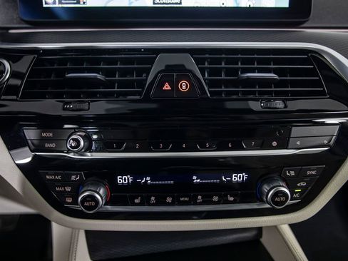 Used 2023 BMW 540i w/ M Sport Package RWD image 31