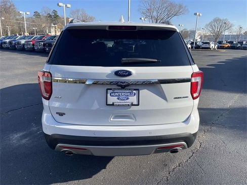 Used 2016 Ford Explorer XLT image 5