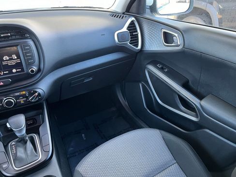 Used 2025 Kia Soul LX w/ LX Technology Package image 31