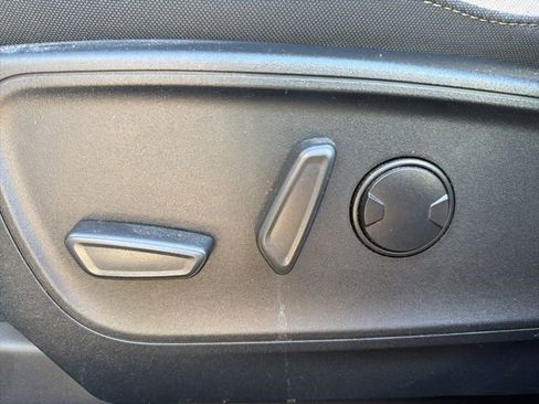 Used 2021 Ford Escape SE w/ Convenience Package FWD image 11