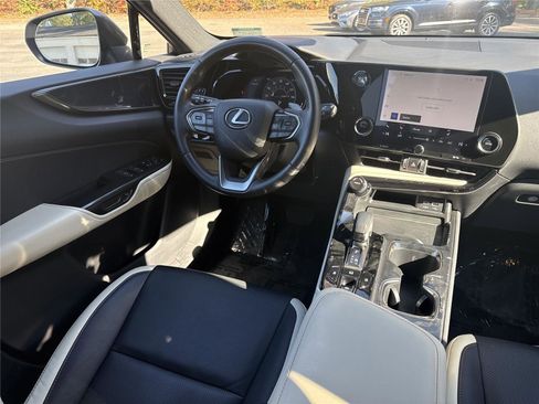 Used 2022 Lexus NX 250 FWD image 15