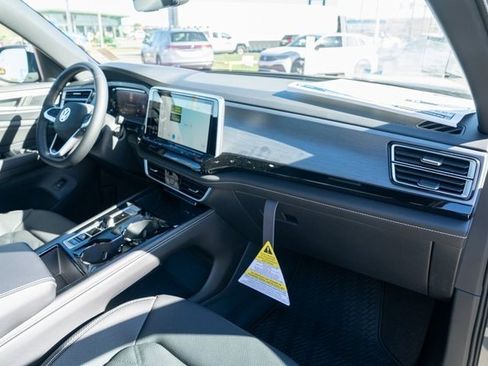 New 2026 Volkswagen Atlas Cross Sport SE image 38