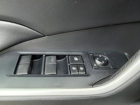 Used 2021 Toyota RAV4 XLE image 16