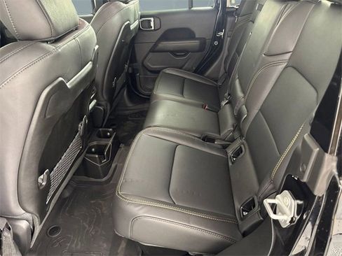 New 2025 Jeep Gladiator Sport w/ Premium Package image 16