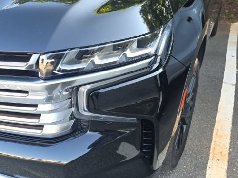 Used 2021 Chevrolet Tahoe High Country w/ Premium Package AWD/4WD image 15
