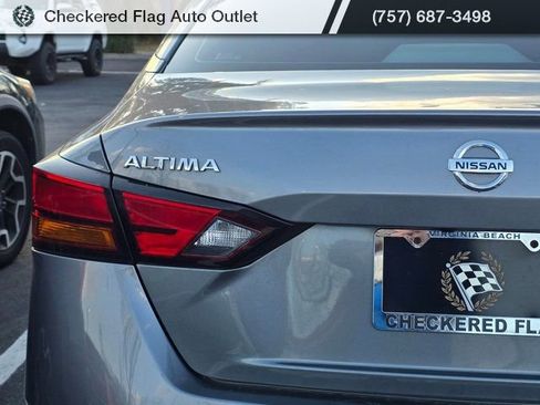 Used 2020 Nissan Altima 2.5 SR w/ Premium Package image 7