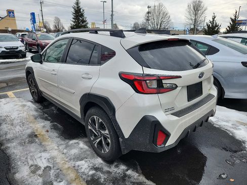 Used 2025 Subaru Crosstrek 2.0i Premium image 4
