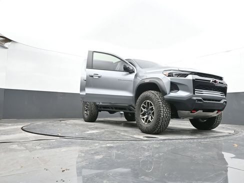 Used 2024 Chevrolet Colorado ZR2 w/ ZR2 Convenience Package III AWD/4WD image 67