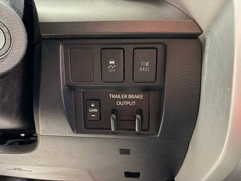 Used 2018 Toyota Tundra SR5 w/ TRD Off Road Package image 23