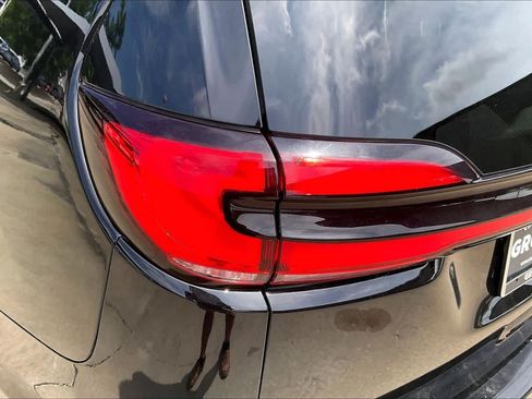 Certified 2024 Chrysler Pacifica Touring-L FWD image 28