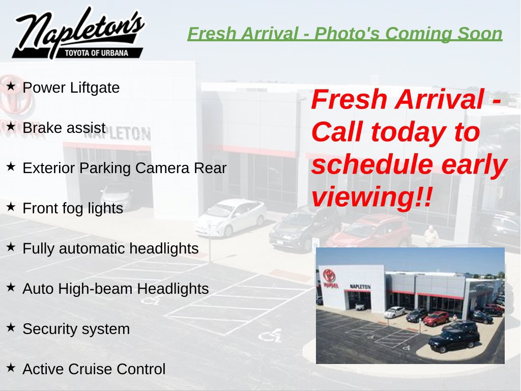 Used 2024 Toyota Highlander XLE AWD/4WD image 2