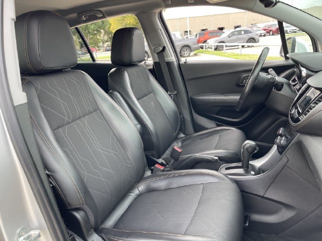 Used 2019 Chevrolet Trax LT w/ LT Convenience Package FWD image 26