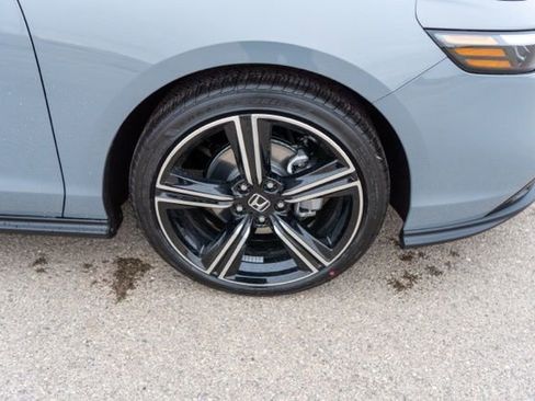 Used 2025 Honda Accord SE image 9