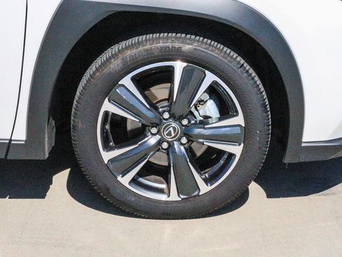 Certified 2025 Lexus UX 300h FWD w/ Accessory Package (Z2) image 9