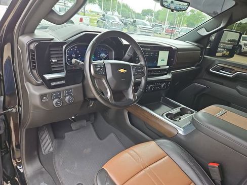 Used 2025 Chevrolet Silverado 3500 High Country w/ High Country Premium Package AWD/4WD image 10