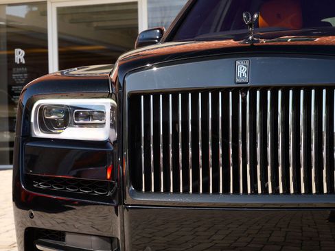 Used 2024 Rolls-Royce Cullinan Black Badge image 7