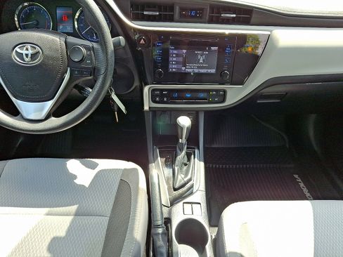 Used 2019 Toyota Corolla LE image 15