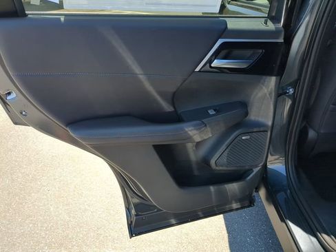 New 2026 Mitsubishi Outlander LE FWD image 29