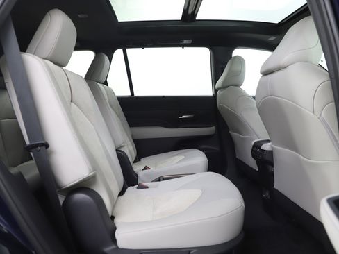 Used 2026 Toyota Grand Highlander image 14