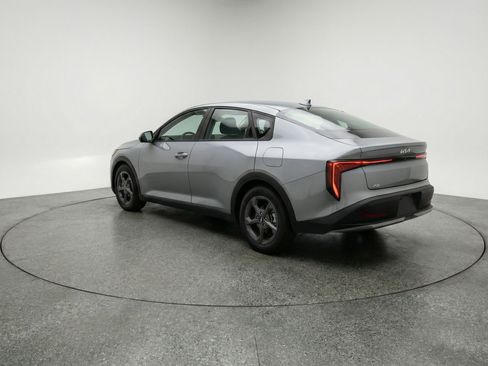 Used 2025 Kia K4 LXS image 6