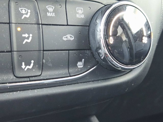 Used 2023 Chevrolet TrailBlazer LT FWD image 17