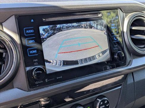 Used 2018 Toyota Tacoma TRD Sport image 14