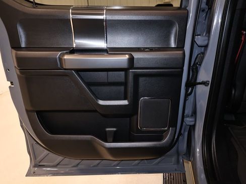Used 2019 Ford F150 Lariat w/ Equipment Group 502A Luxury AWD/4WD image 15