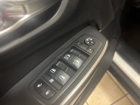 Used 2020 Jeep Cherokee Latitude Plus w/ Cold Weather Group AWD/4WD image 25