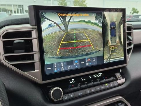 Used 2025 Toyota Tundra Limited AWD/4WD image 14