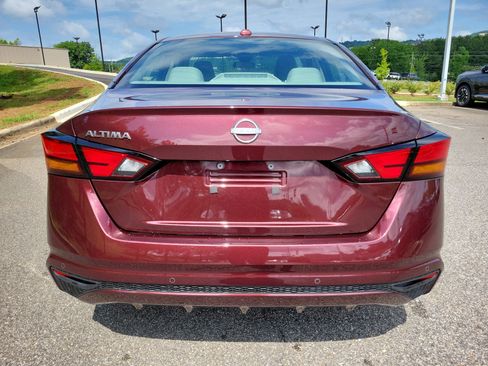 Used 2025 Nissan Altima 2.5 SV FWD image 24