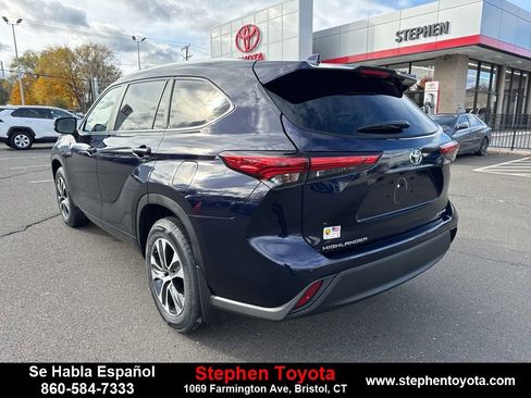 Certified 2023 Toyota Highlander XLE image 6