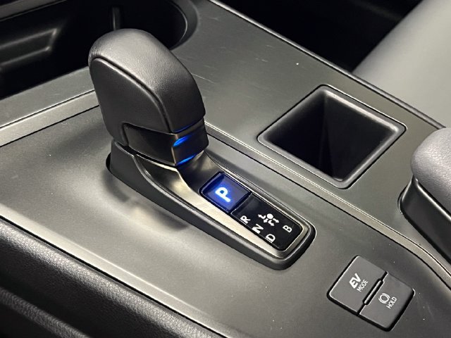 Certified 2025 Lexus UX 300h FWD image 21