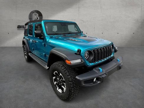 Used 2024 Jeep Wrangler Unlimited Rubicon 4xe image 3