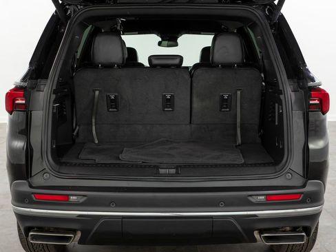 Used 2025 Buick Enclave Preferred image 14