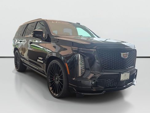 Used 2025 Cadillac Escalade V AWD/4WD image 8