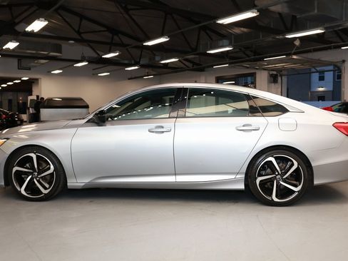 Used 2022 Honda Accord Sport image 4