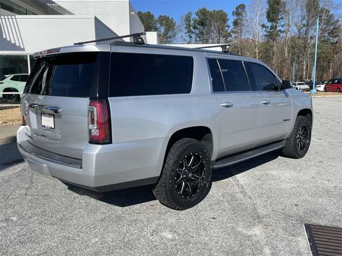 Used 2018 GMC Yukon XL Denali image 3