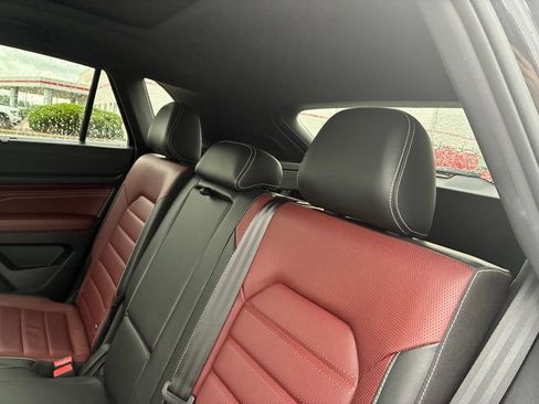 Used 2022 Volkswagen Atlas Cross Sport SEL Premium R-Line AWD/4WD image 23