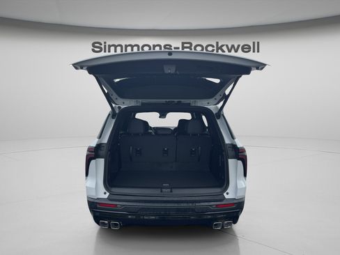 New 2026 Chevrolet Traverse LT w/ Midnight/Sport Edition AWD/4WD image 9